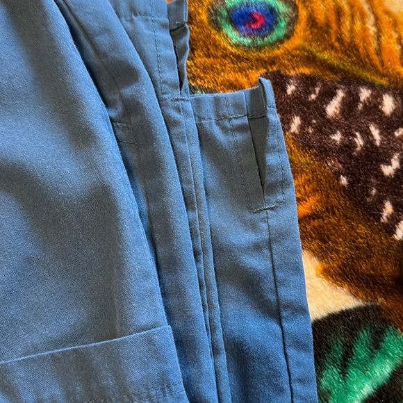 ♥️ bundle of 2 SCRUBS size Large - Picture 3 of 5